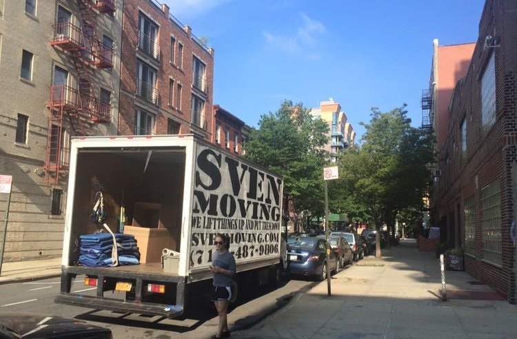 Sven Moving truck on New York Street